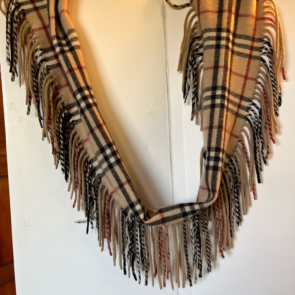 Burberry 100% Cashmere Fringed Scarf - Picture 5 of 9